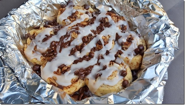 marzipan chocolate cinnamon rolls 1 (800x450)