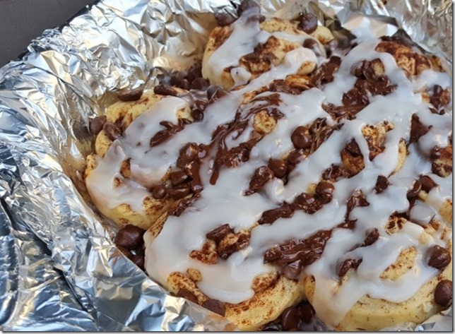 marzipan chocolate cinnamon rolls 1 (800x450)