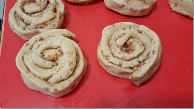 marzipan chocolate cinnamon rolls 6 (800x450)