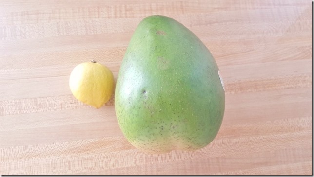 worlds largest mango (800x450)