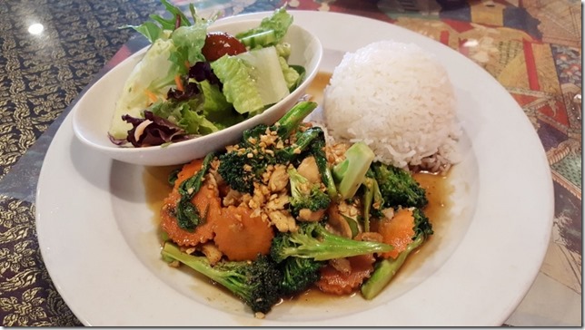 thai food lunch blog (800x450)