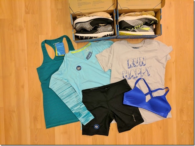 brooks running shoes and running clothes women (460x613)