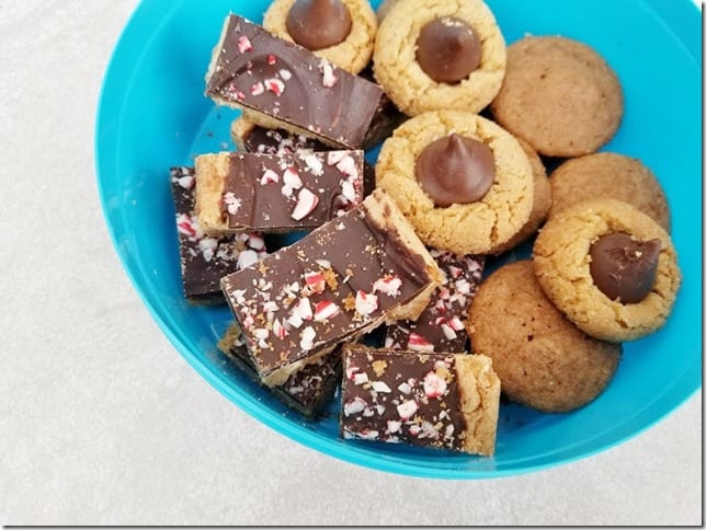 peppermint bark cookies 2 (784x588)