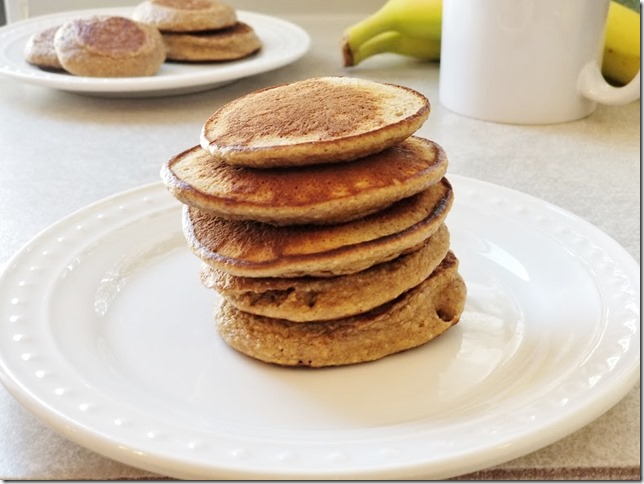 3 ingredient banana pancakes recipe 2 (784x588)