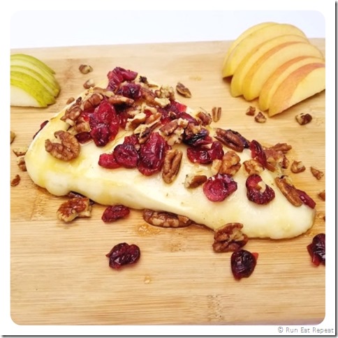 Easy 4 ingredient baked brie recipe Real California Milk cheese (800x800)
