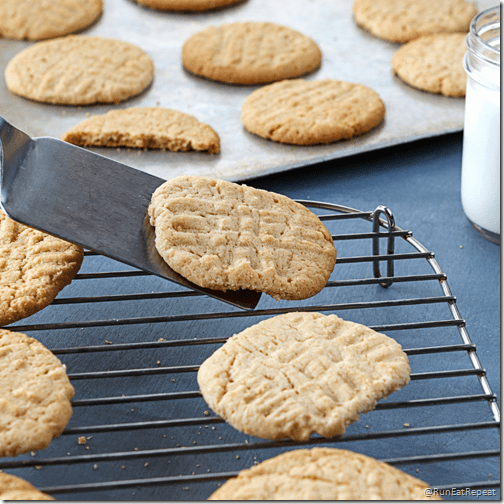 Easy 3 ingredient PB cookies