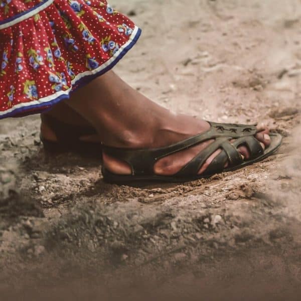the best runner in sandals Lorena Tarahuamara Documentary review